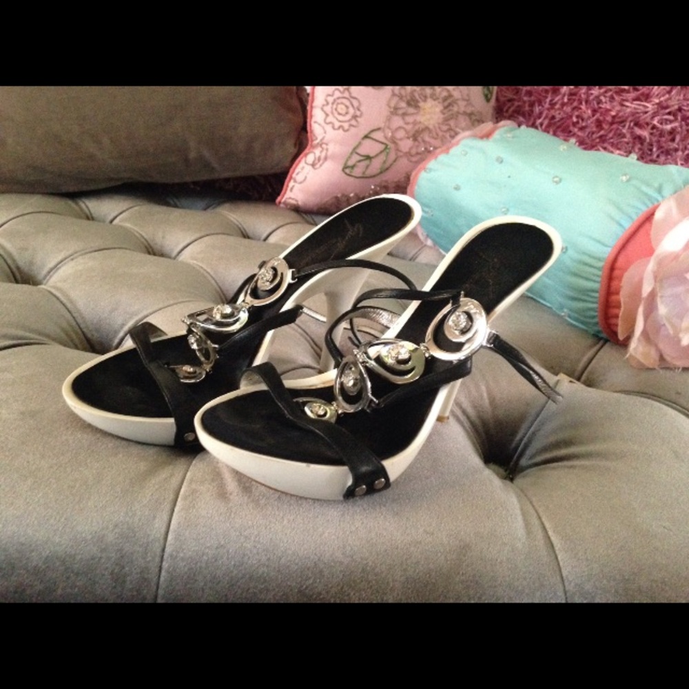 Black and white Giuseppe zanotti